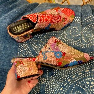 Colorful Platform Mule